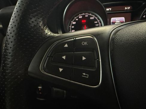 Used 2019 Mercedes-Benz GLA 250 4MATIC image 30