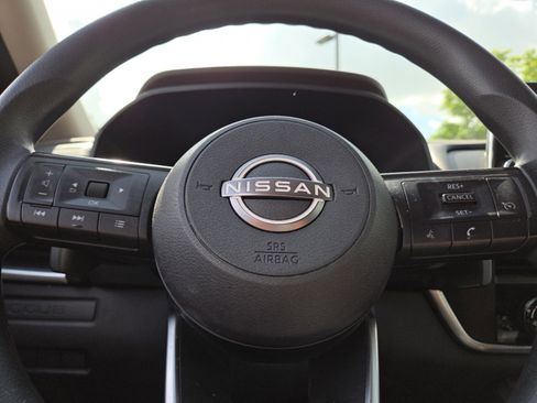 Used 2023 Nissan Rogue S AWD/4WD image 24
