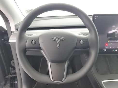 Used 2024 Tesla Model Y 2WD image 20