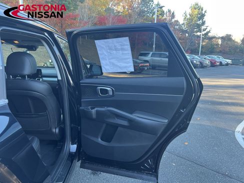 Used 2022 Kia Sorento S image 31