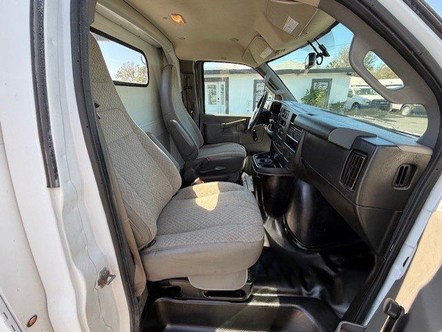 Used 2019 Chevrolet Express 3500 RWD image 18