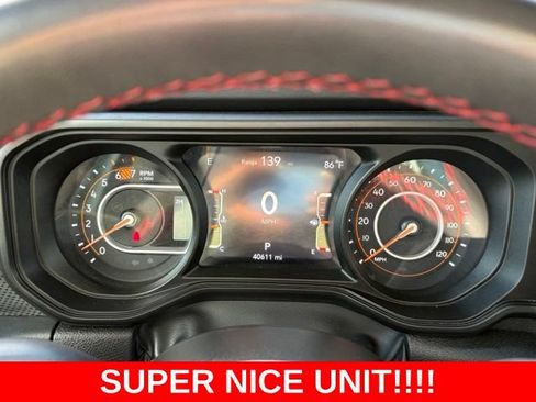 Used 2024 Jeep Wrangler Unlimited Rubicon AWD/4WD image 18