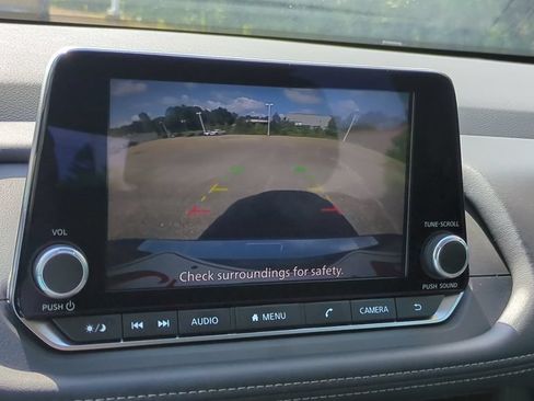 Used 2026 Nissan Rogue SV FWD image 23