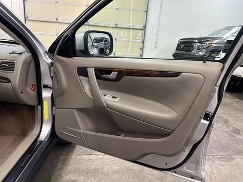 Used 2007 Volvo XC70 AWD/4WD image 39