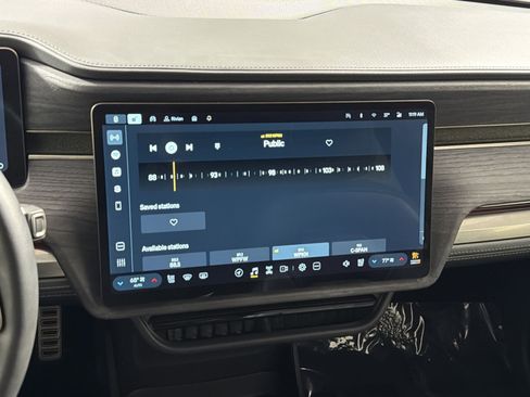 Used 2024 Rivian R1S Adventure image 18