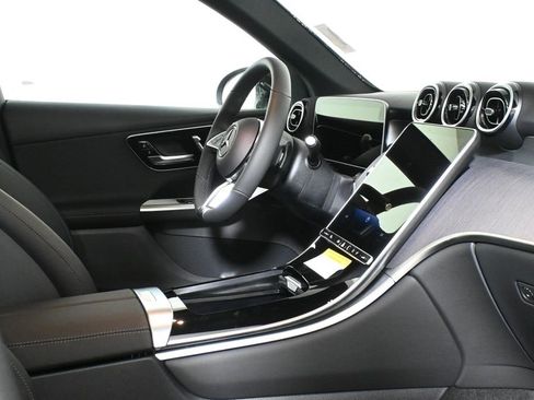 Used 2026 Mercedes-Benz GLC 300 4MATIC image 30