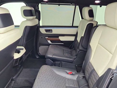 Used 2024 Toyota Sequoia Capstone AWD/4WD image 19
