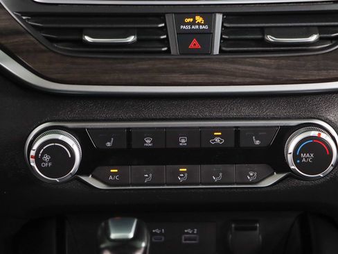 Used 2023 Nissan Altima 2.5 SV w/ SV Premium Package image 20