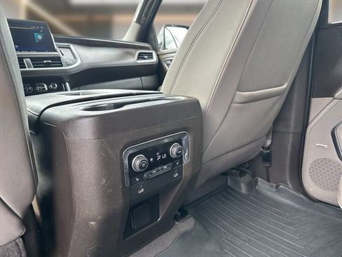 Used 2023 Chevrolet Suburban LT w/ Luxury Package AWD/4WD image 6