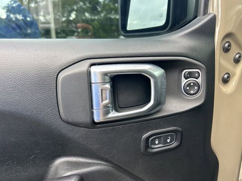 Used 2020 Jeep Gladiator Mojave w/ Trailer Tow Package image 35