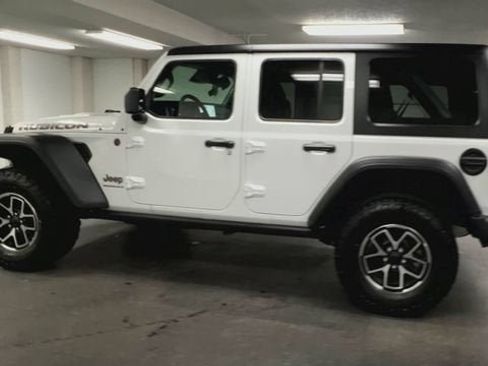 Used 2026 Jeep Wrangler Unlimited Rubicon AWD/4WD image 6