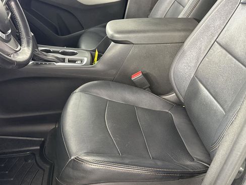 Used 2018 Chevrolet Equinox LT image 12