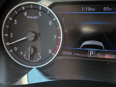 Used 2025 Nissan Sentra SR FWD image 10