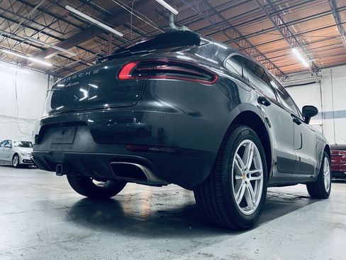 Used 2017 Porsche Macan AWD/4WD image 10