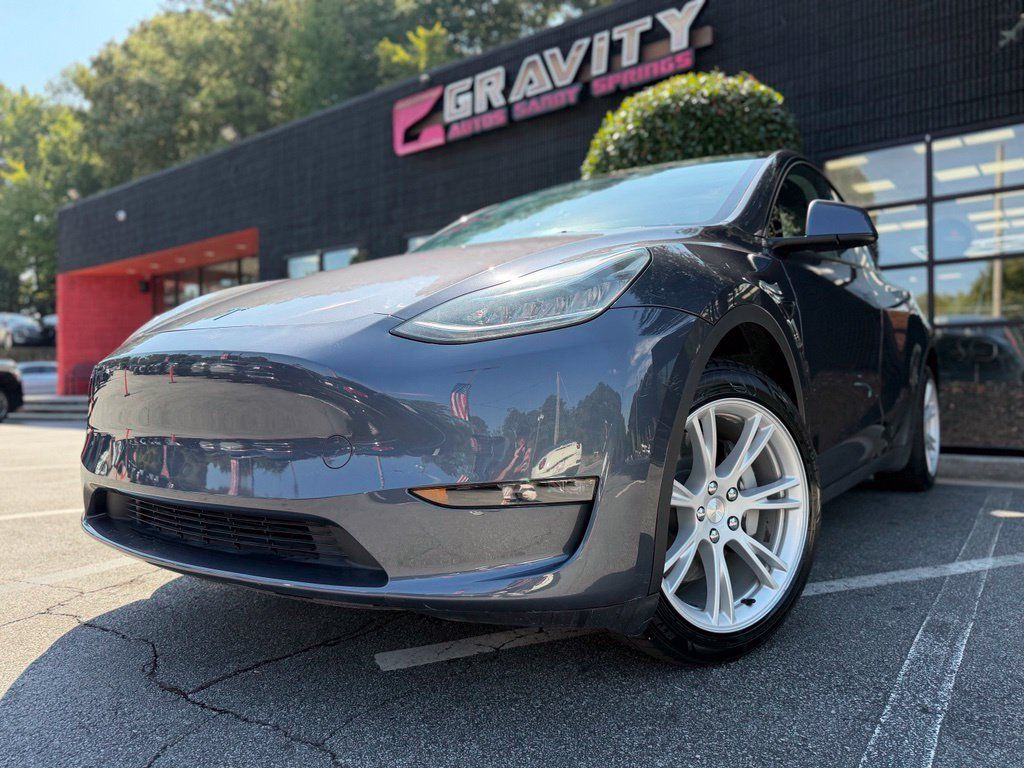Used 2023 Tesla Model Y Long Range AWD/4WD image 2