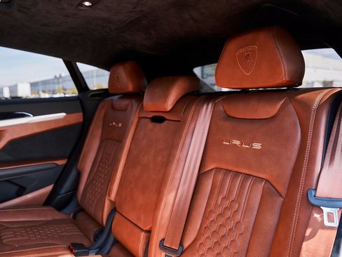 Used 2023 Lamborghini Urus S image 45