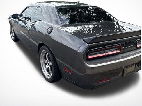 Used 2015 Dodge Challenger SRT Hellcat RWD image 4