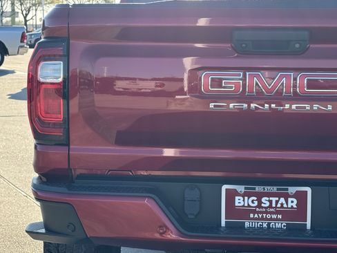 Used 2023 GMC Canyon Elevation w/ Elevation Premium Package image 11