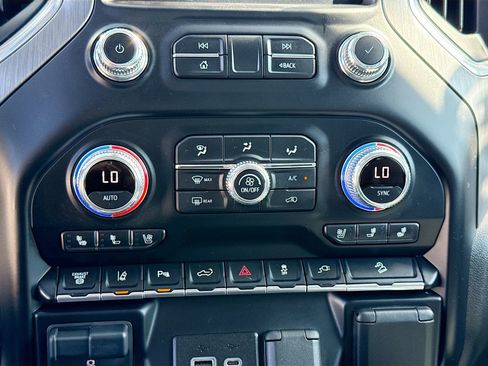 Used 2022 GMC Sierra 2500 Denali w/ Technology Package image 16