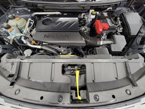 Used 2025 Nissan Rogue SV image 9