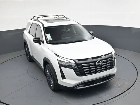 New 2026 Nissan Pathfinder SL w/ SL Premium Package AWD/4WD image 32