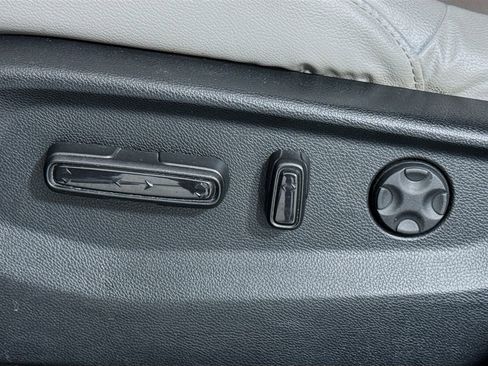 Used 2019 Honda CR-V Touring image 13