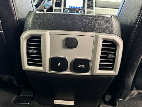 Used 2020 Ford F250 Lariat w/ Lariat Value Package AWD/4WD image 19