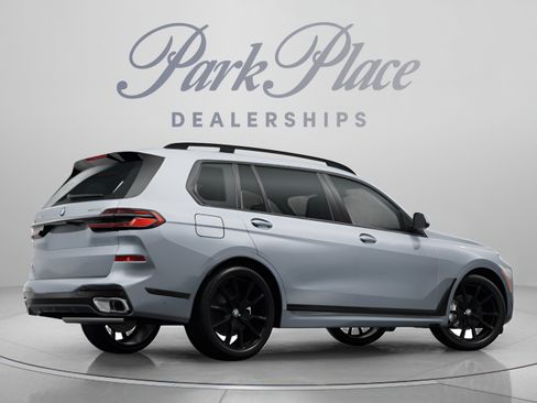 Used 2024 BMW X7 xDrive40i AWD/4WD image 5