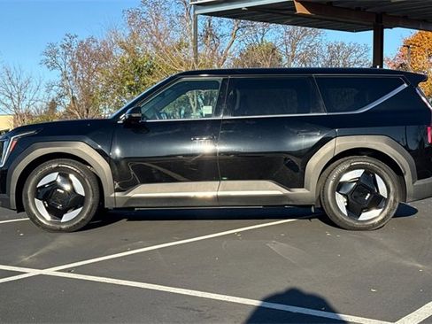 Certified 2024 Kia EV9 Light Long Range image 9