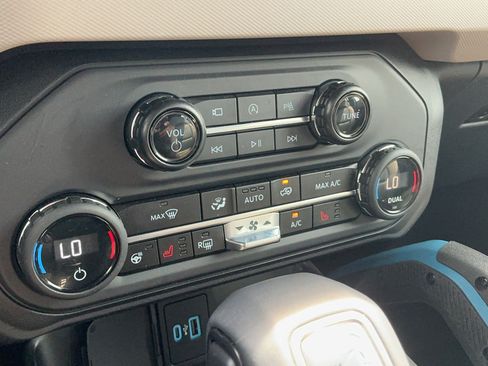 Used 2024 Ford Bronco Wildtrak AWD/4WD image 16