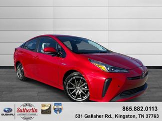 Used 2019 Toyota Prius XLE video 1