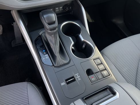 Used 2023 Toyota Highlander L image 23