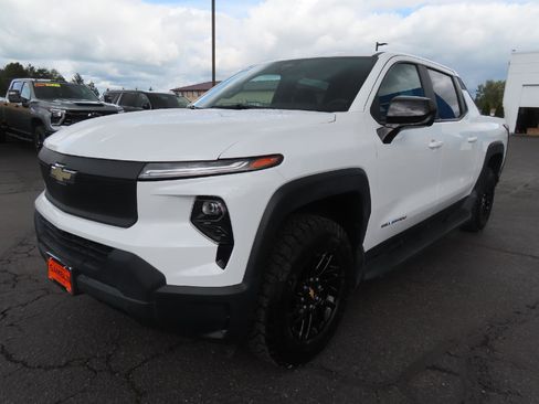 Used 2024 Chevrolet Silverado EV W/T AWD/4WD image 3