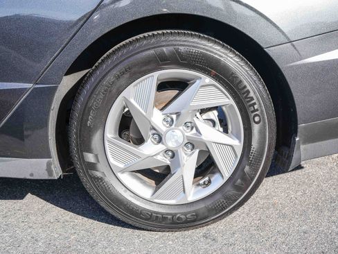 Certified 2025 Hyundai Sonata SE FWD image 11