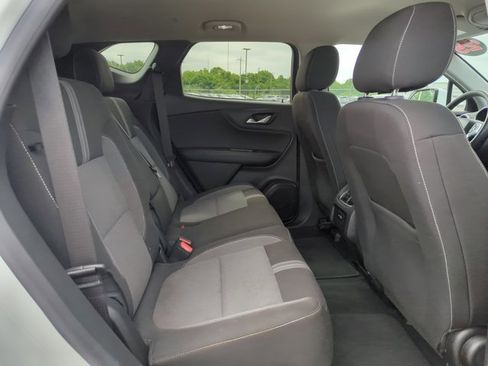 Used 2025 Chevrolet Blazer LT FWD image 18