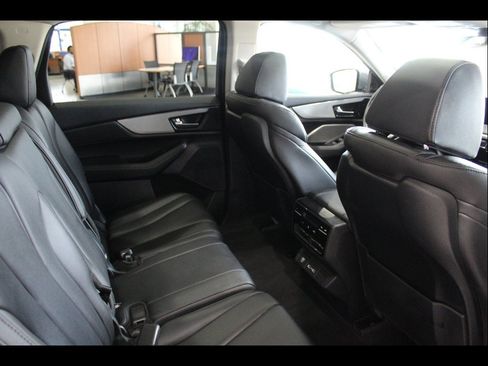 Used 2023 Acura MDX SH-AWD image 21