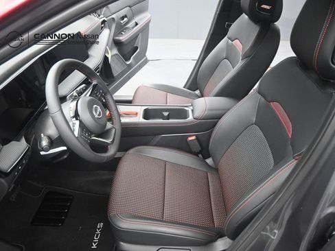 New 2026 Nissan Kicks SR w/ SR Premium Package FWD image 9
