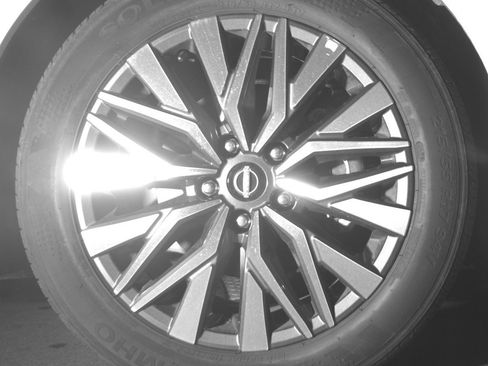 Used 2025 Nissan Altima 2.5 SV FWD image 13