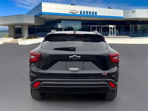 Used 2024 Chevrolet Trax RS w/ Sunroof Package image 4