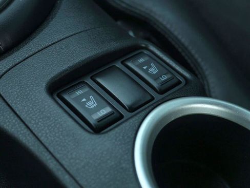 Used 2014 Nissan 370Z Touring w/ Navigation Package RWD image 17