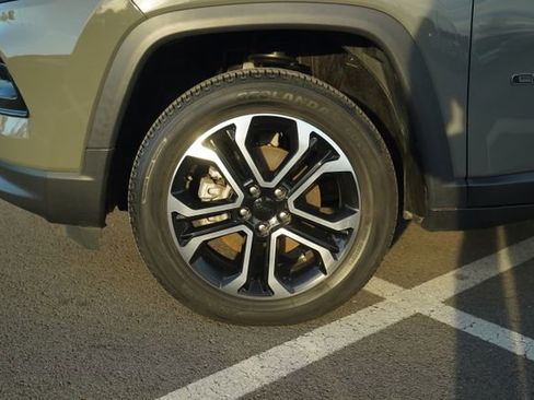 Used 2022 Jeep Compass Limited image 11