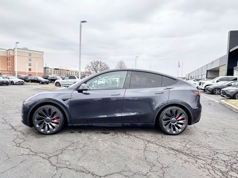 Used 2025 Tesla Model Y Performance image 4