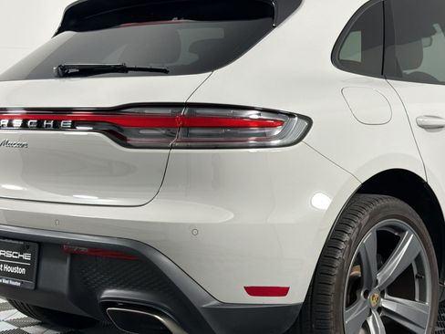Certified 2024 Porsche Macan AWD/4WD image 28