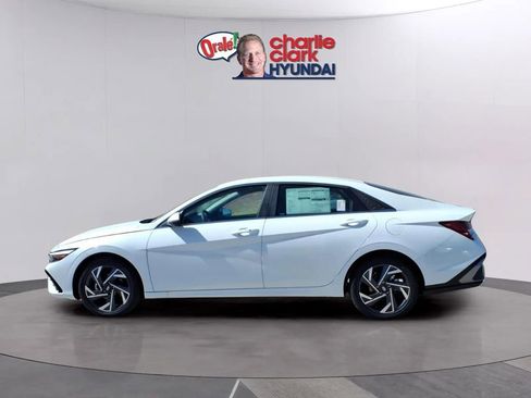 New 2026 Hyundai Elantra Limited FWD image 2