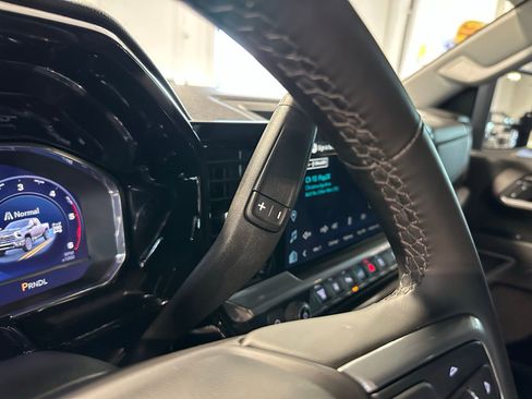 Used 2025 Chevrolet Silverado 2500 LTZ w/ LTZ Convenience Package image 21