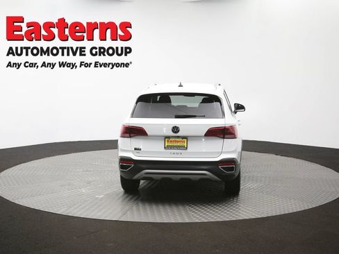 Used 2024 Volkswagen Taos SE FWD image 35