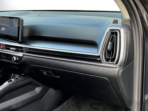 Used 2024 Kia Sorento S image 20