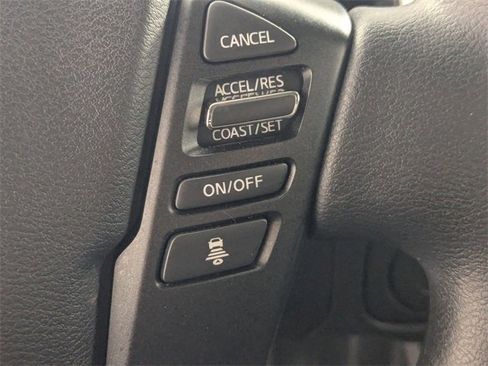 Used 2025 Nissan Frontier SV image 16