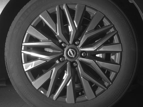 Used 2025 Nissan Altima 2.5 SV image 13