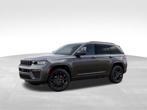 Used 2026 Jeep Grand Cherokee Limited AWD/4WD image 2